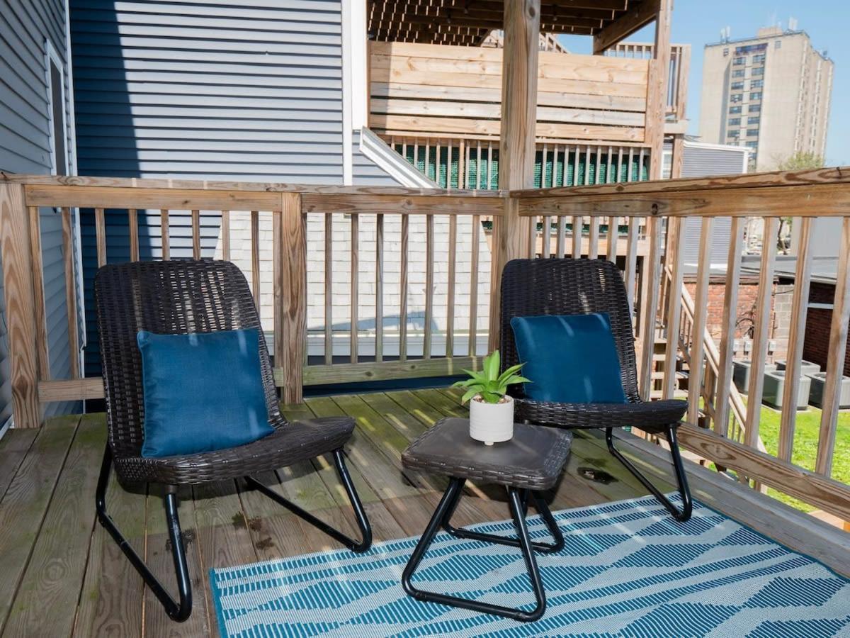 Jennifer'S City View Private Apartment Deck & Office Providence Exterior photo